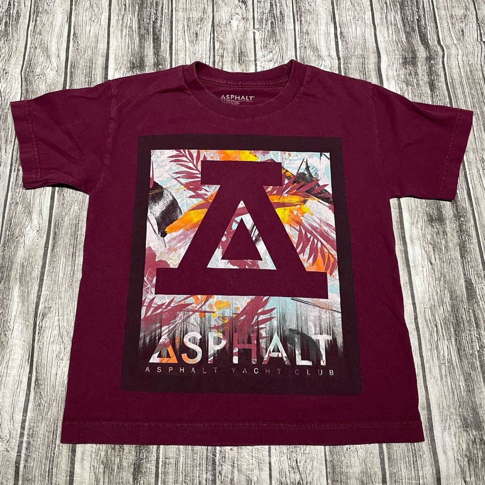Boys size small Asphalt maroon graphic loglo shirt great condition